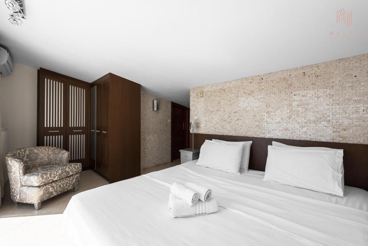 Breathtaking Villa, Nilie Hospitality Mgmt Possidi Exteriör bild